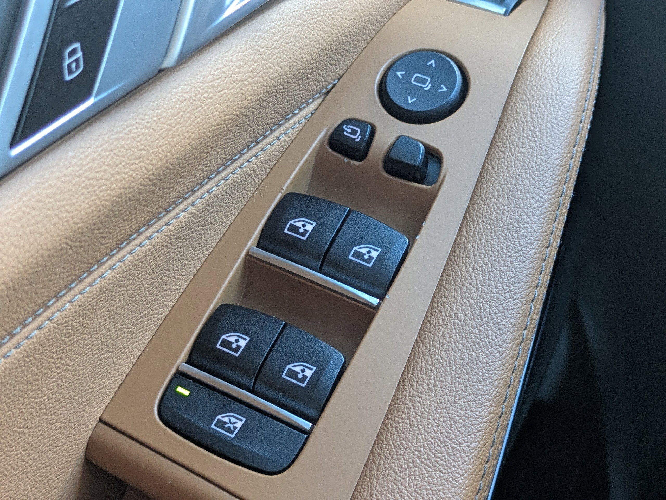 Used 2021 BMW X5 sDrive40i w/ M Sport Package image 32