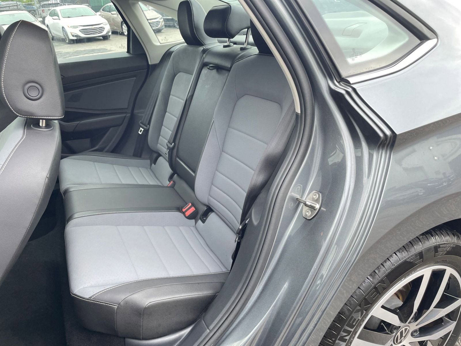 Used 2025 Volkswagen Jetta SE image 24