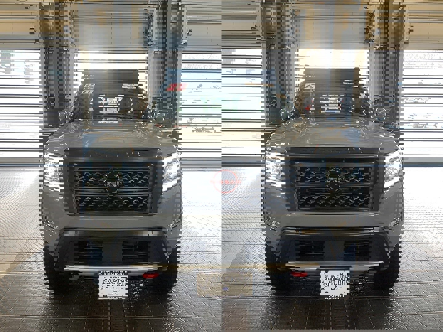 Used 2023 Nissan Frontier PRO-4X w/ Technology Package image 3