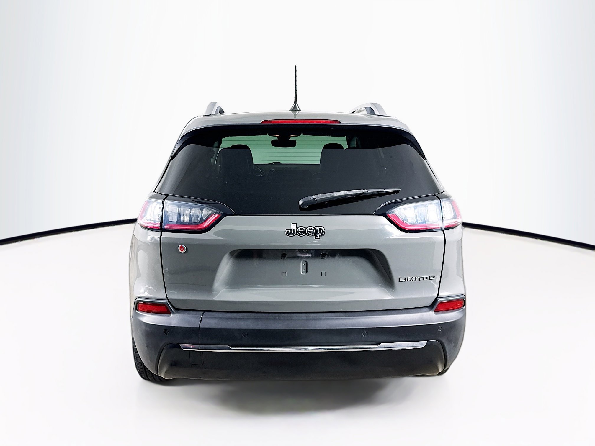 Used 2020 Jeep Cherokee Limited FWD image 30