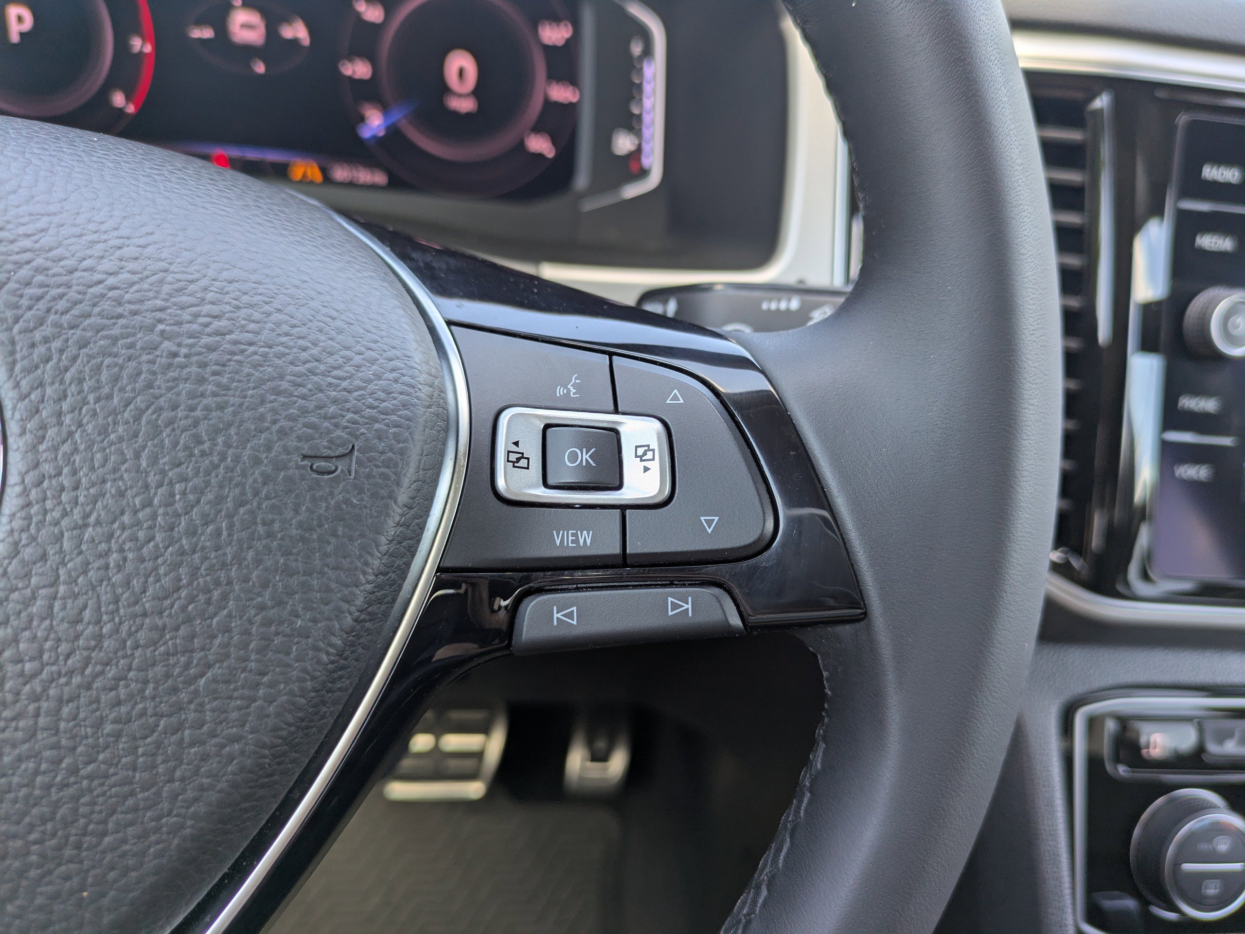 Used 2019 Volkswagen Atlas SEL R-Line AWD/4WD image 26