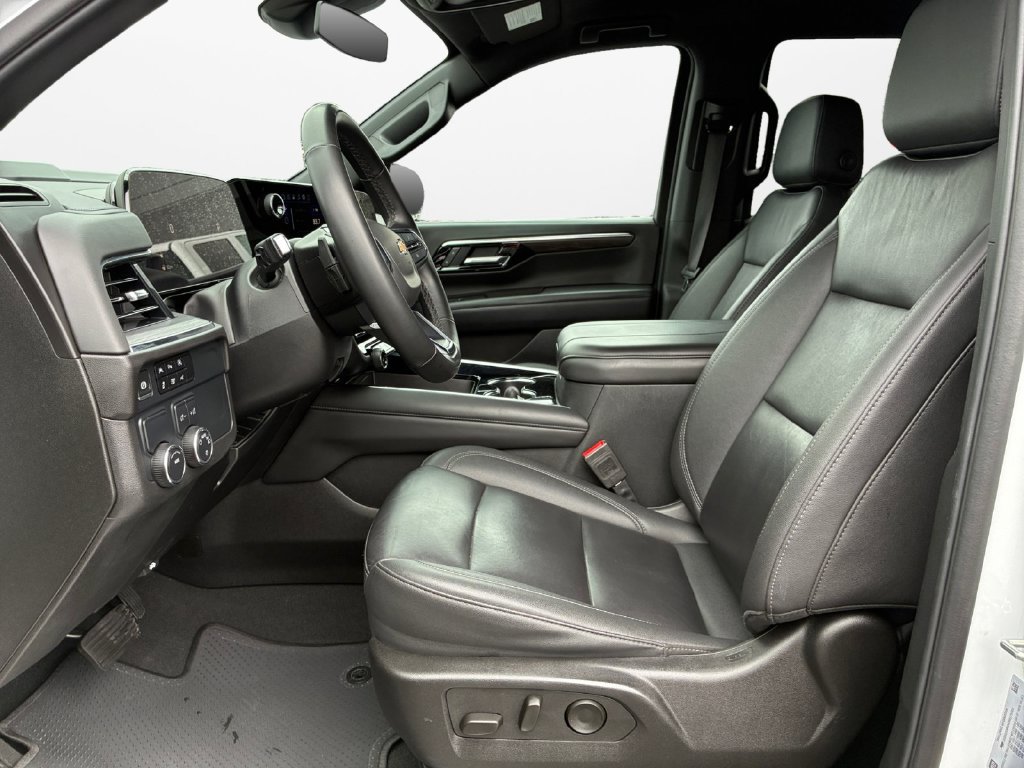 Used 2025 Chevrolet Tahoe LT RWD image 18