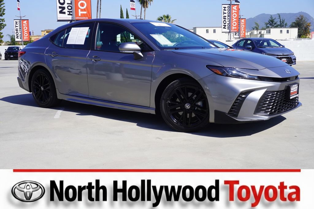 Certified 2025 Toyota Camry SE image 1
