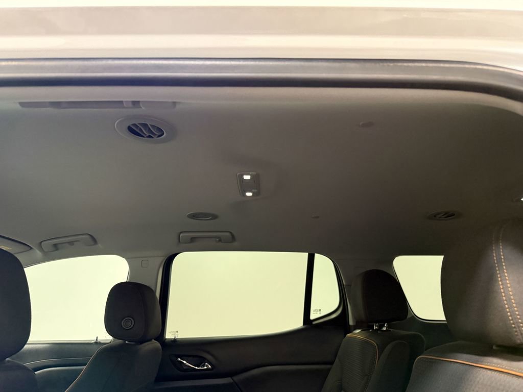 Used 2023 GMC Acadia AT4 image 51