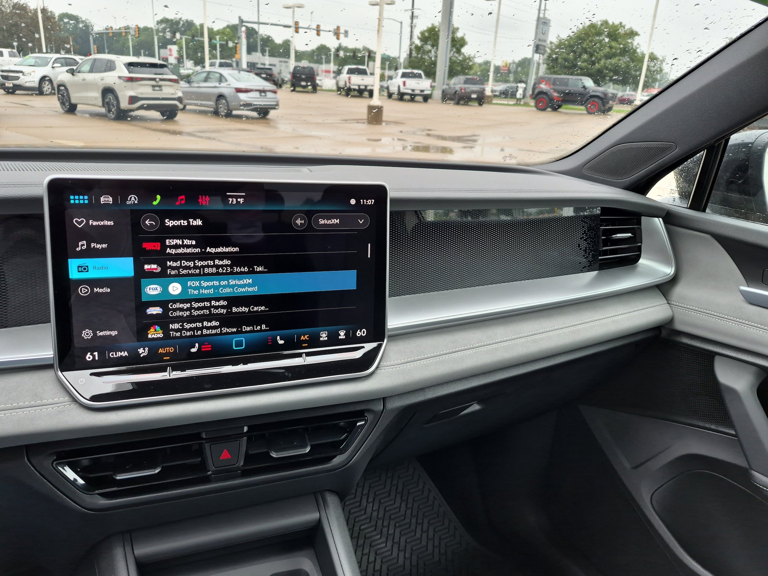 New 2026 Volkswagen Tiguan SE R-Line AWD/4WD image 21