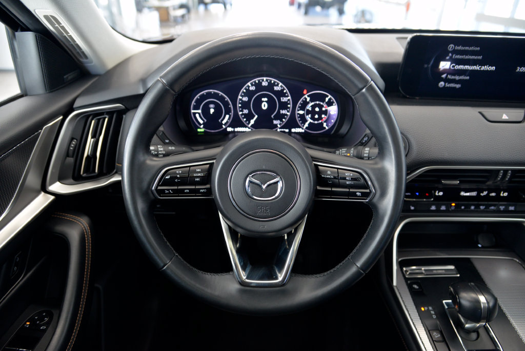 Certified 2024 MAZDA CX-90 Plug-In Hybrid w/ Premium Pkg AWD/4WD image 18
