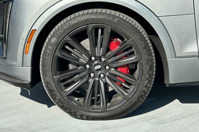 New 2026 Cadillac Lyriq V w/ Exterior Carbon Fiber Package image 25