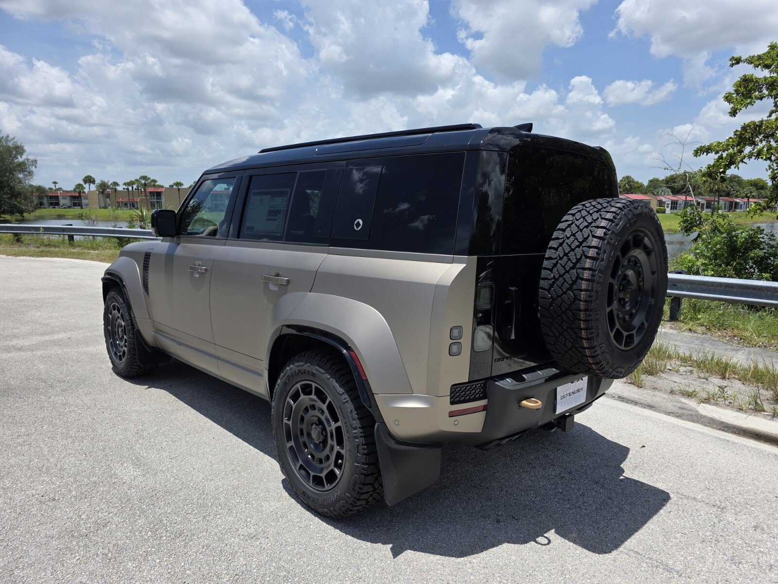 New 2026 Land Rover Defender 110 OCTA AWD/4WD video 2