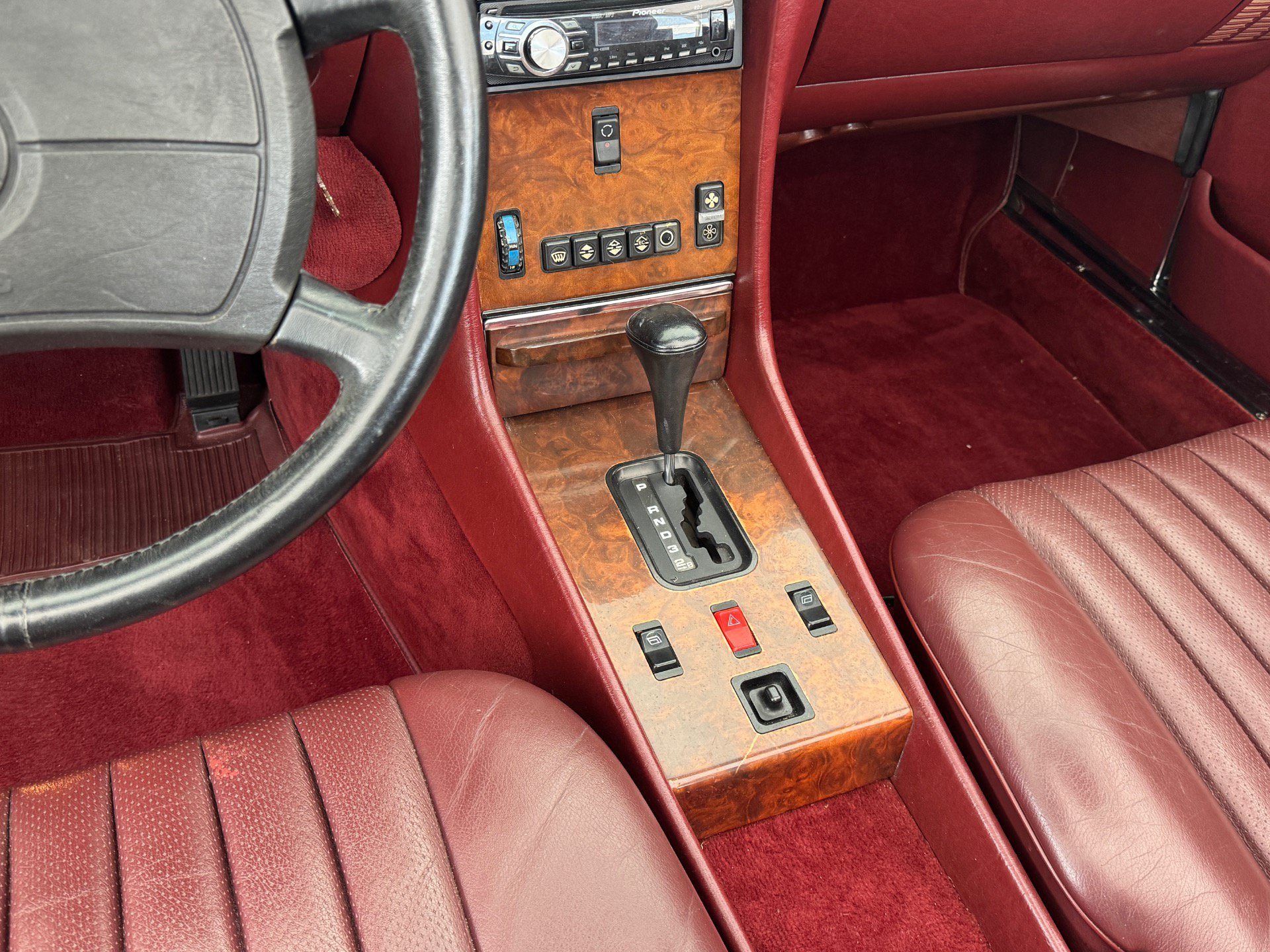 Used 1987 Mercedes-Benz 560 SL image 17
