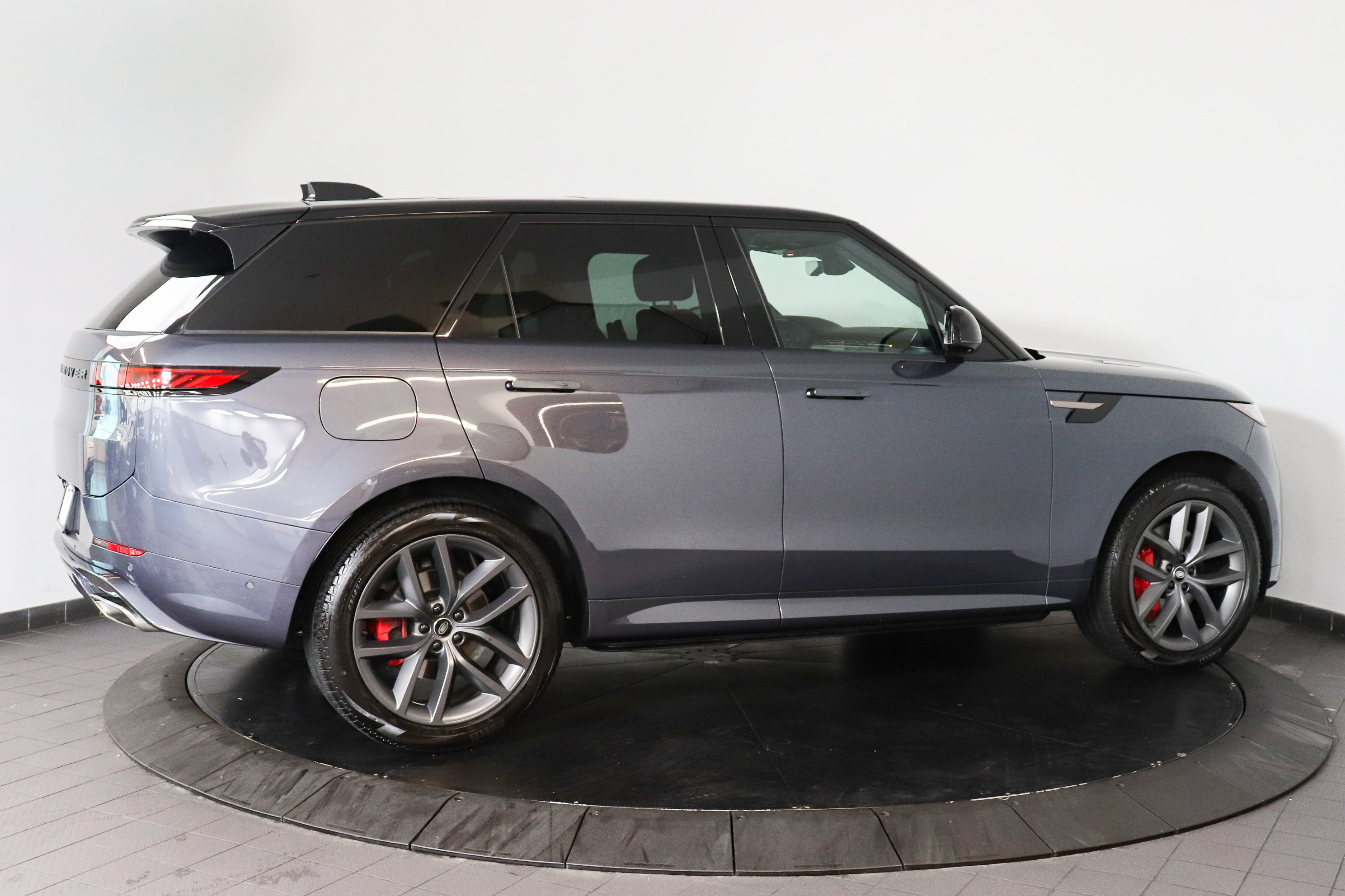 Used 2024 Land Rover Range Rover Sport Dynamic SE AWD/4WD image 7