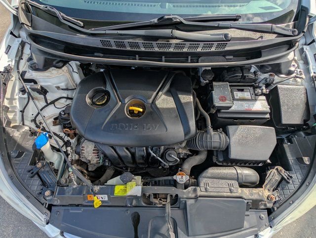 Used 2013 Hyundai Elantra Limited image 27