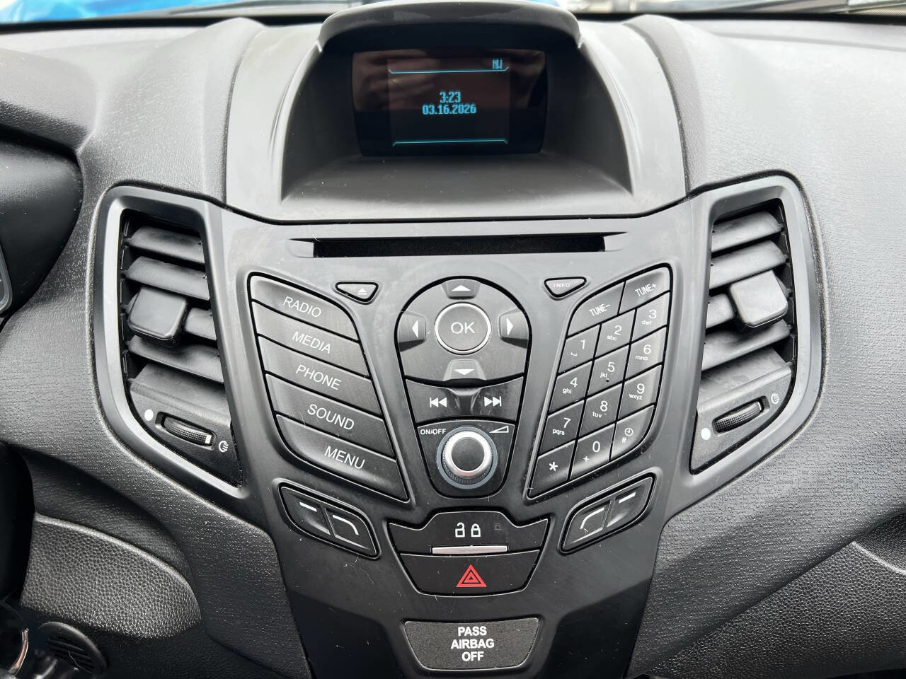 Used 2016 Ford Fiesta SE w/ Cold Weather Package FWD image 18