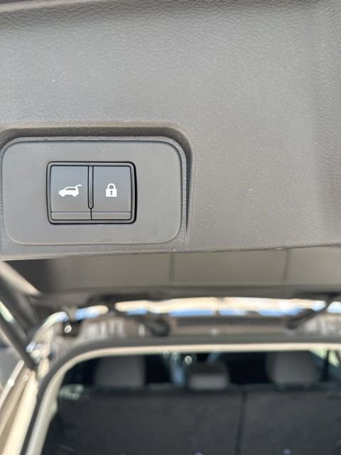 Used 2025 Nissan Rogue SV AWD/4WD image 13