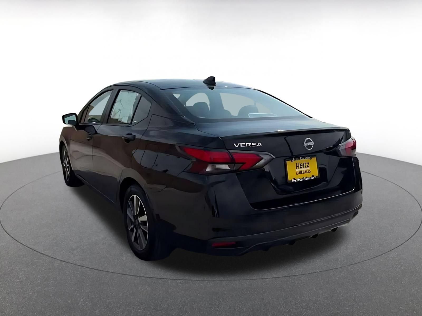 Used 2025 Nissan Versa SV FWD image 9
