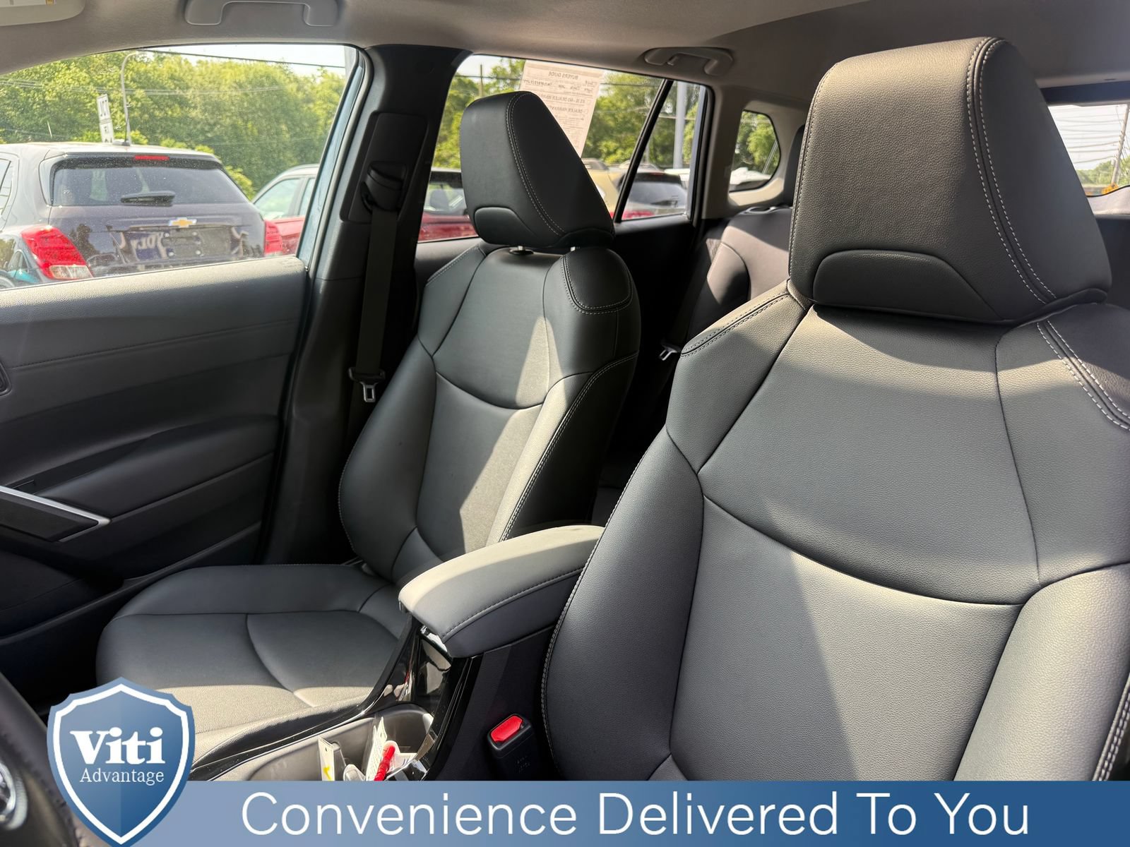 Used 2025 Toyota Corolla Cross XLE w/ Convenience Package AWD/4WD image 18