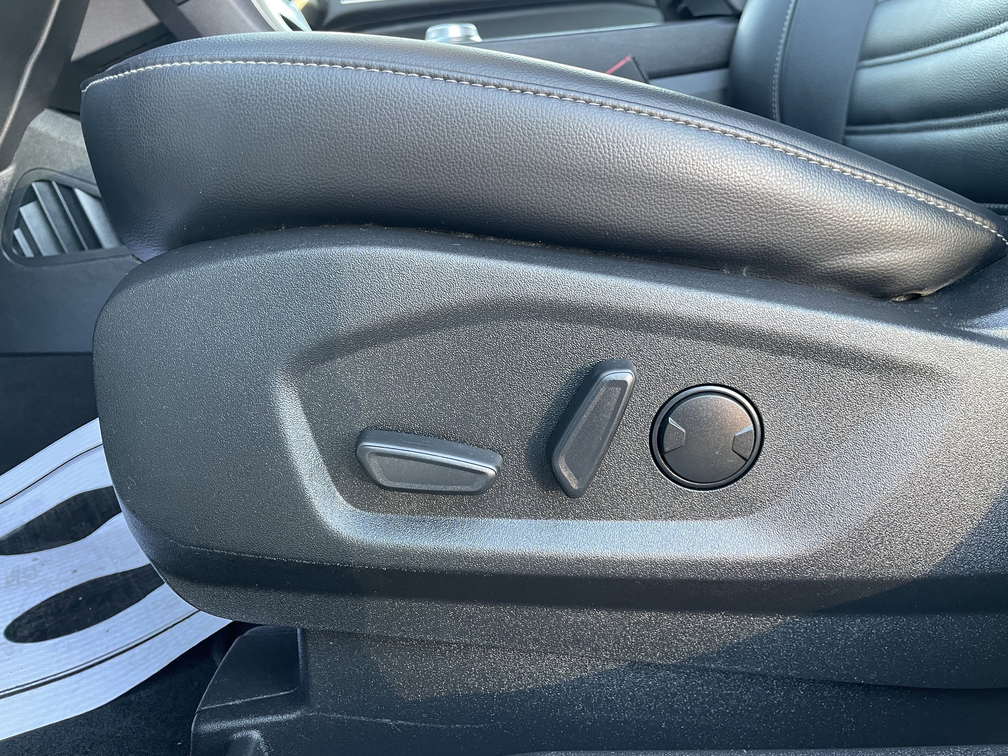 Used 2024 Ford Edge SEL w/ Convenience Package image 16