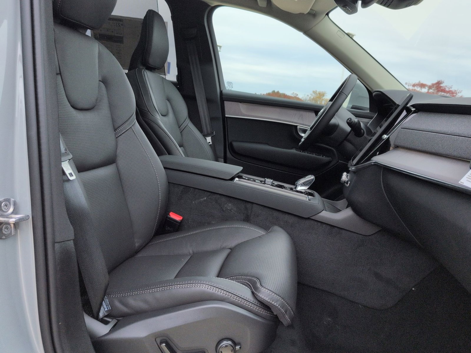 New 2026 Volvo XC90 B6 Ultra image 28