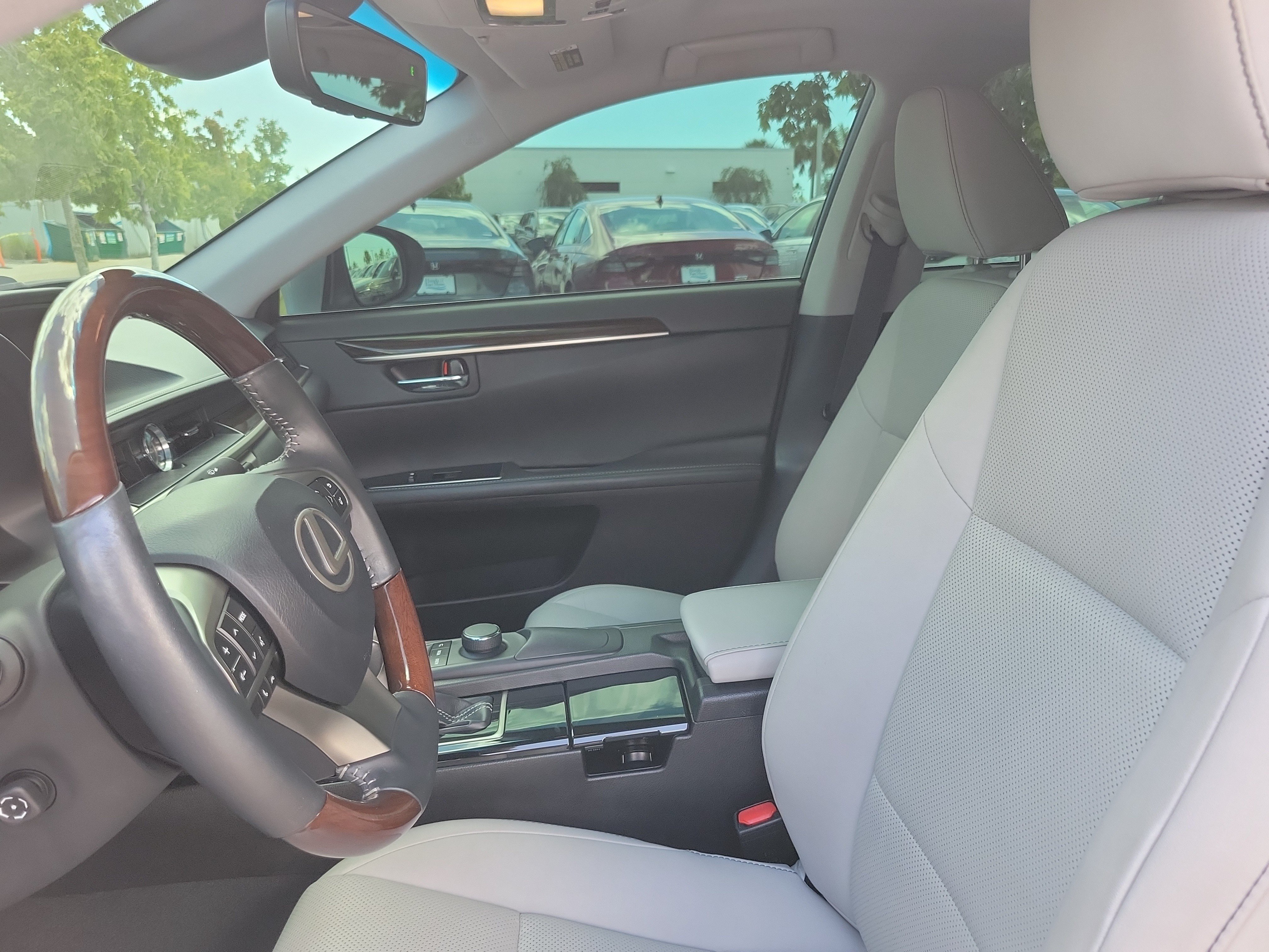Used 2017 Lexus ES 350 w/ Premium Package FWD image 23