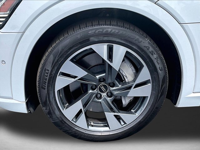 Used 2022 Audi e-tron Premium AWD/4WD image 10