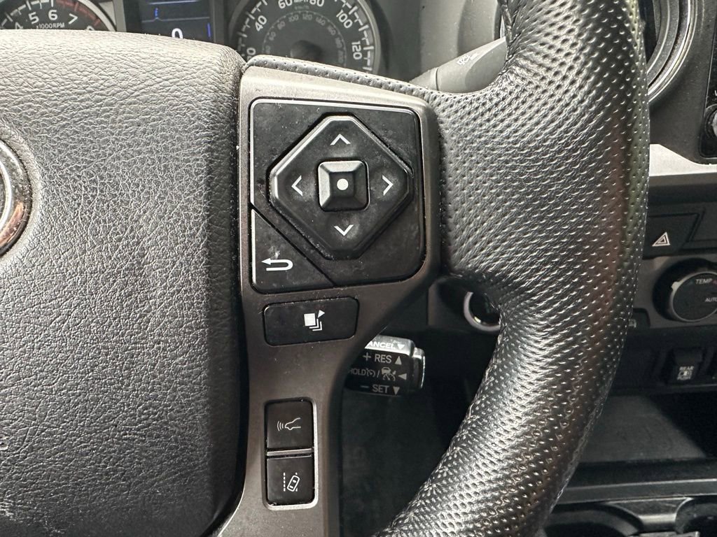 Used 2021 Toyota Tacoma TRD Sport AWD/4WD image 17