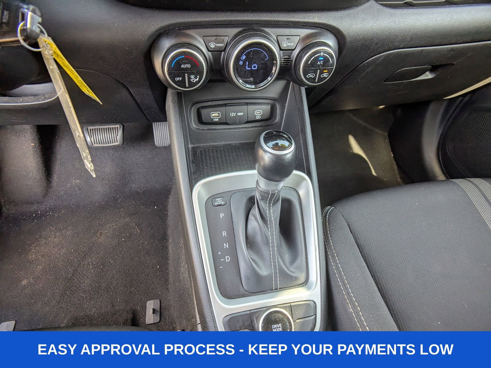 Used 2023 Hyundai Venue SEL w/ Cargo Package image 30