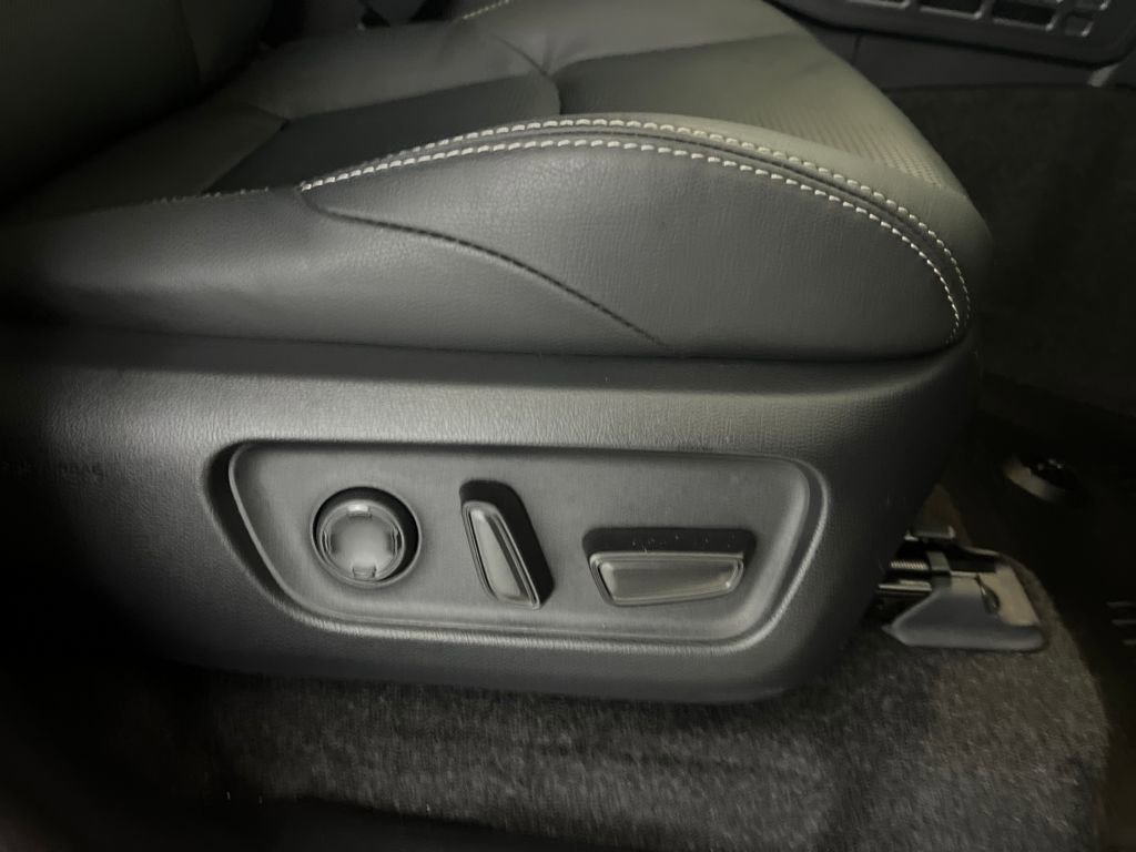 Used 2025 Toyota 4Runner Limited image 55