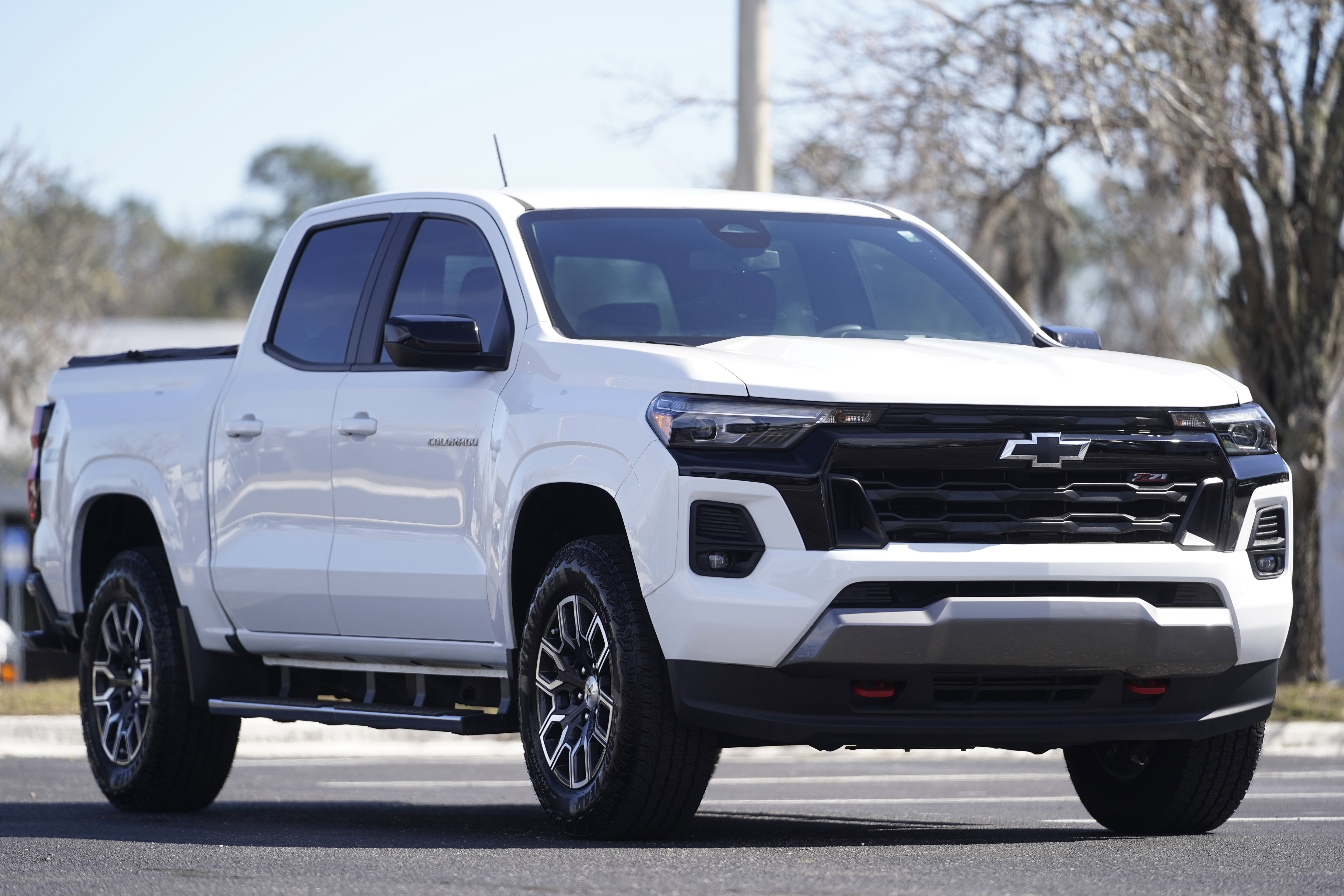 Used 2024 Chevrolet Colorado Z71 w/ Safety Package image 38