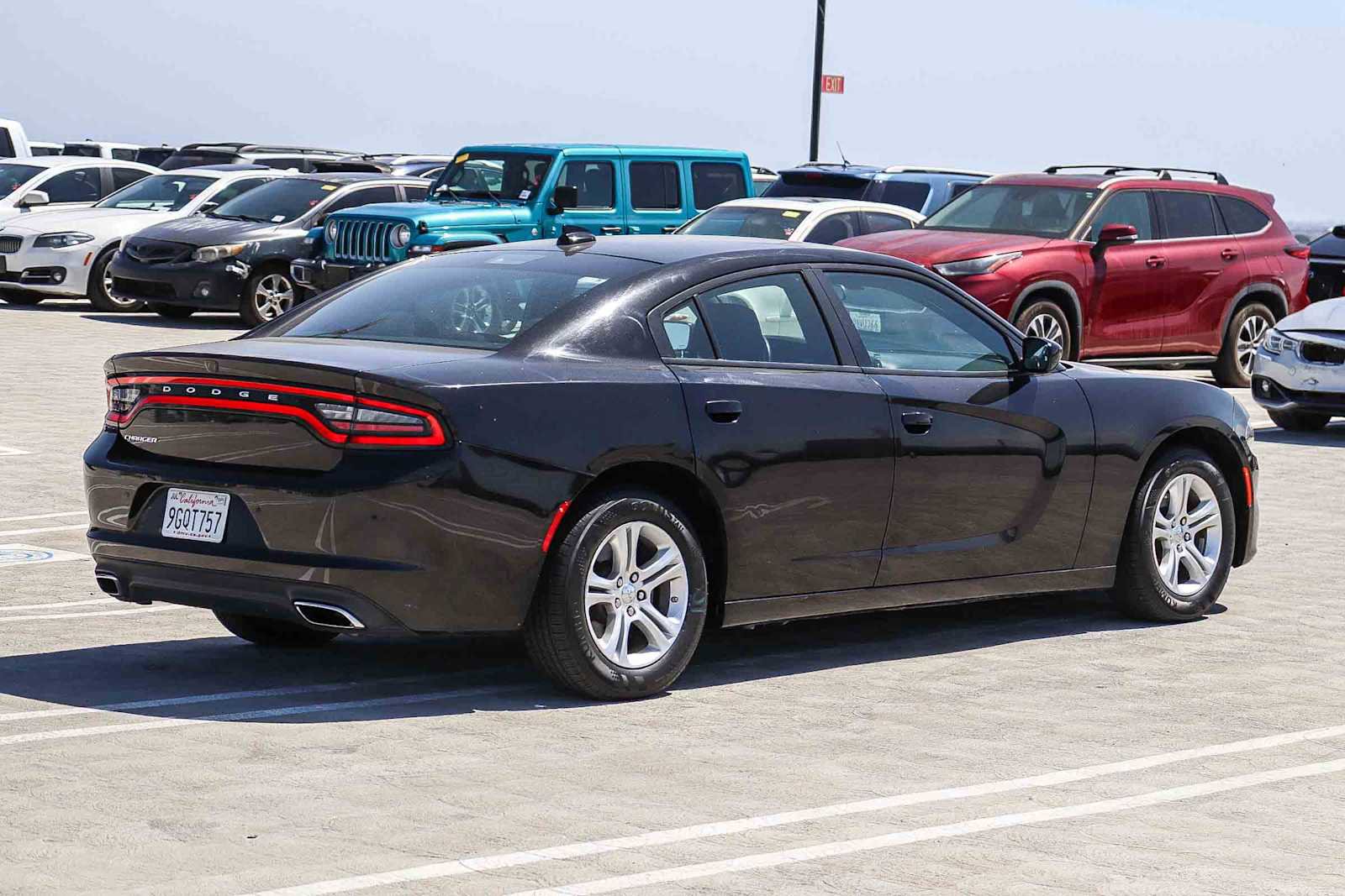 Used 2023 Dodge Charger SXT RWD image 4