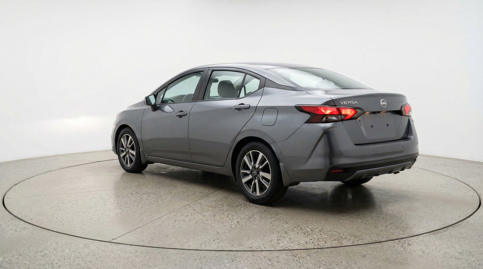 Used 2025 Nissan Versa SV image 6