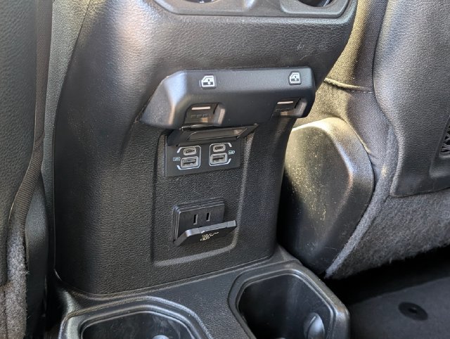 Used 2023 Jeep Wrangler Unlimited Rubicon AWD/4WD image 14