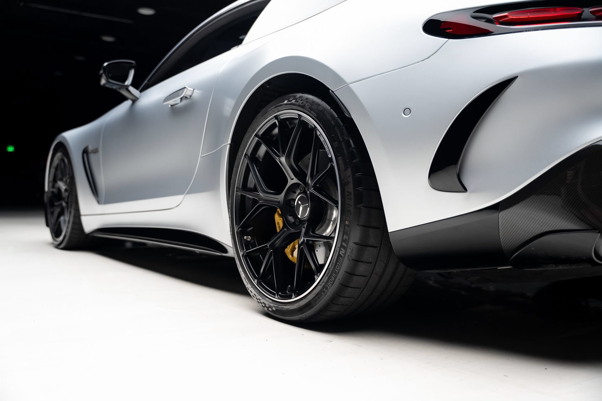 Used 2025 Mercedes-Benz AMG GT 63 image 77