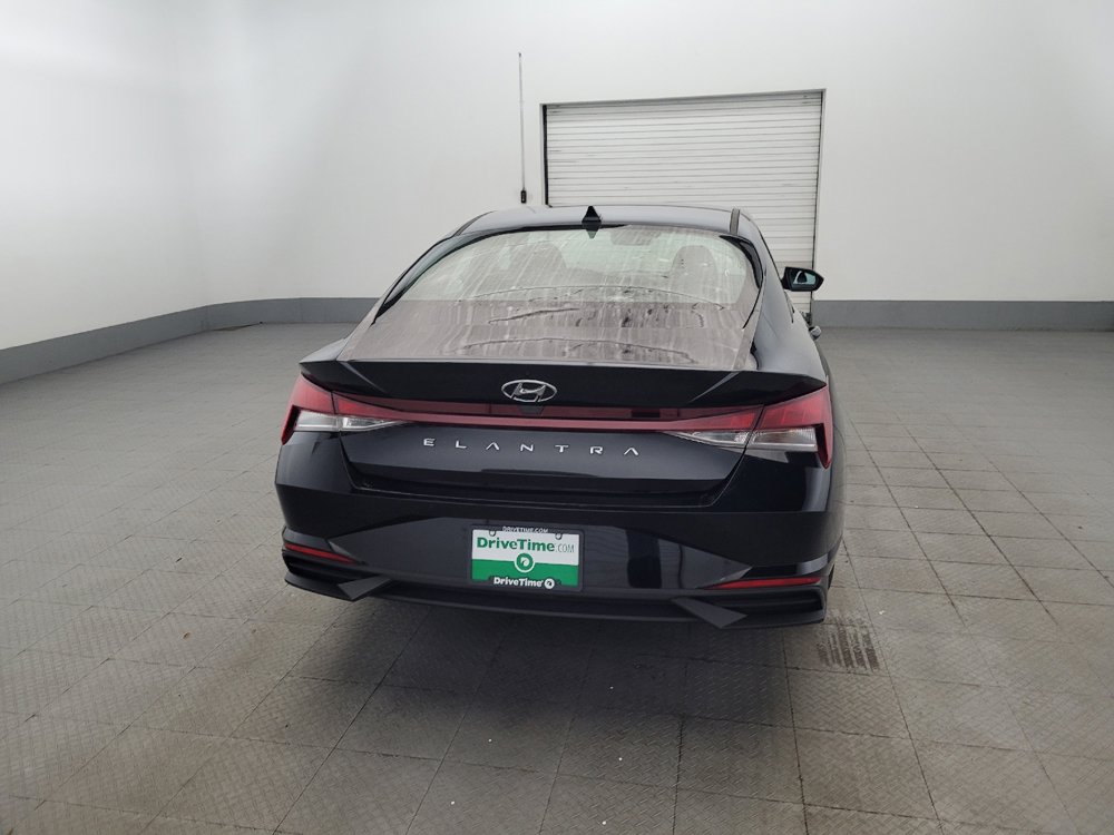 Used 2023 Hyundai Elantra SE FWD image 7