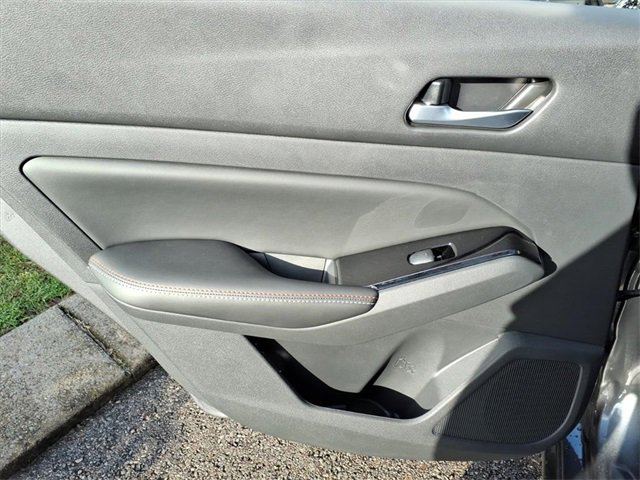 New 2025 Nissan Altima 2.5 SR image 9