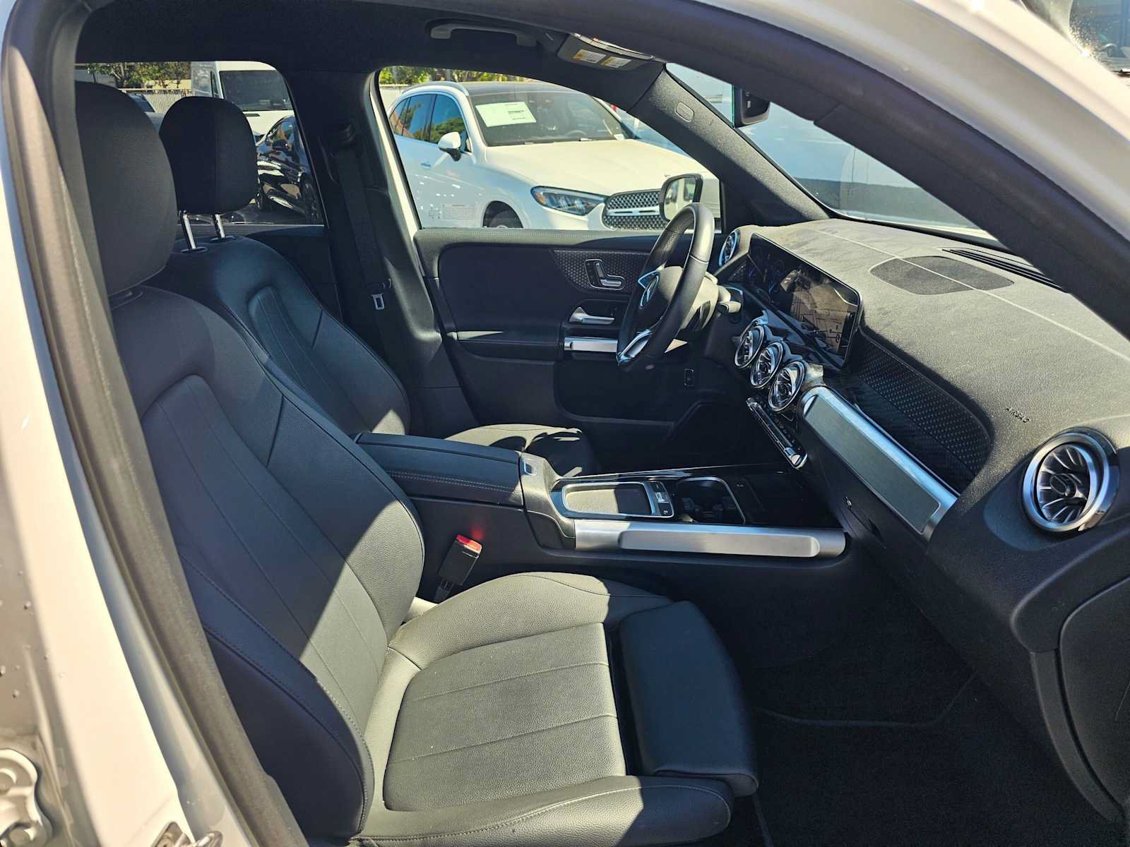 Used 2024 Mercedes-Benz EQB 250+ image 10