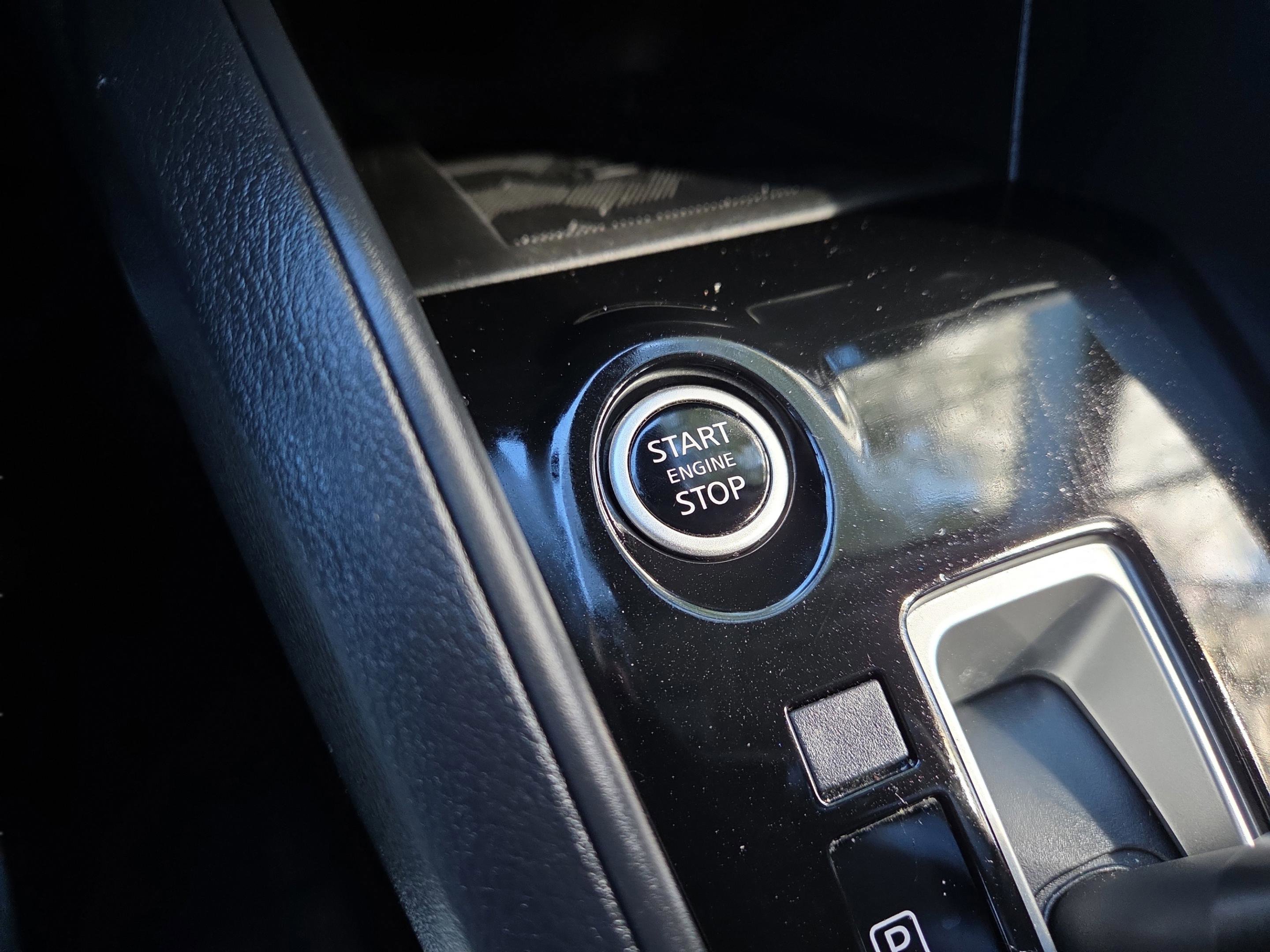 Used 2025 Nissan Versa SV image 22