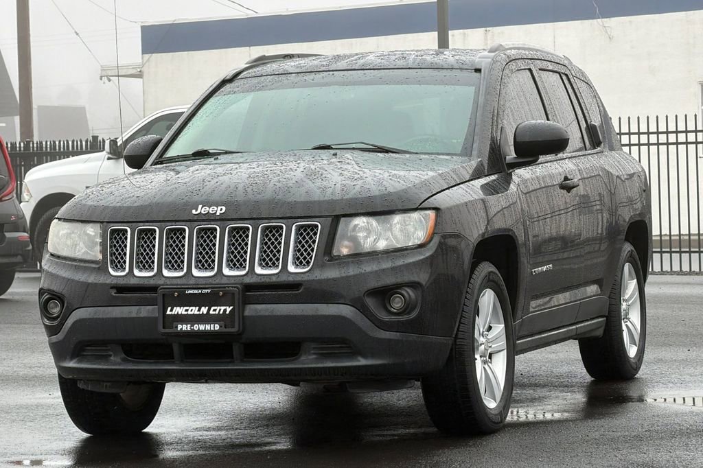Used 2016 Jeep Compass Latitude image 8