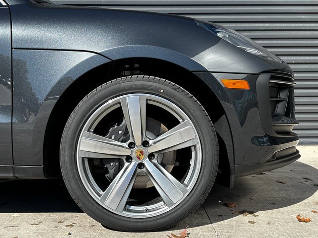Certified 2026 Porsche Macan AWD/4WD image 11