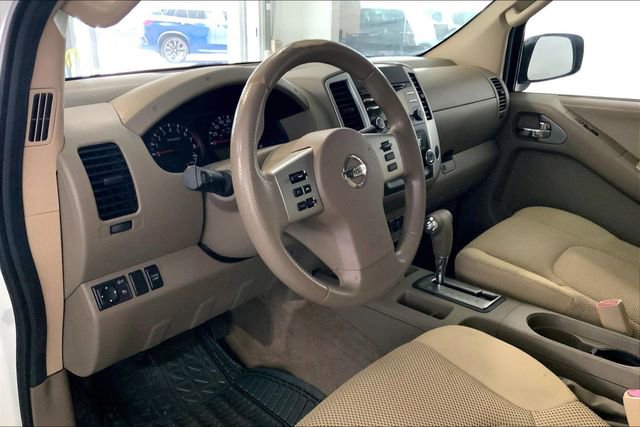 Used 2014 Nissan Frontier SV w/ SV Value Truck Package RWD image 7