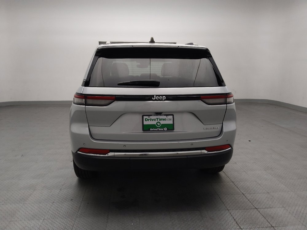 Used 2024 Jeep Grand Cherokee Laredo RWD image 6