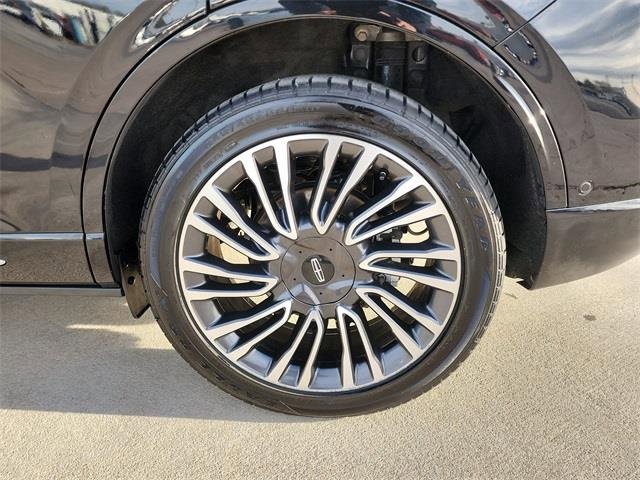 Used 2020 Lincoln Corsair Reserve w/ Equipment Group 202A image 27