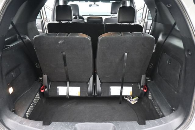 Used 2019 Ford Explorer XLT w/ Equipment Group 202A AWD/4WD image 26