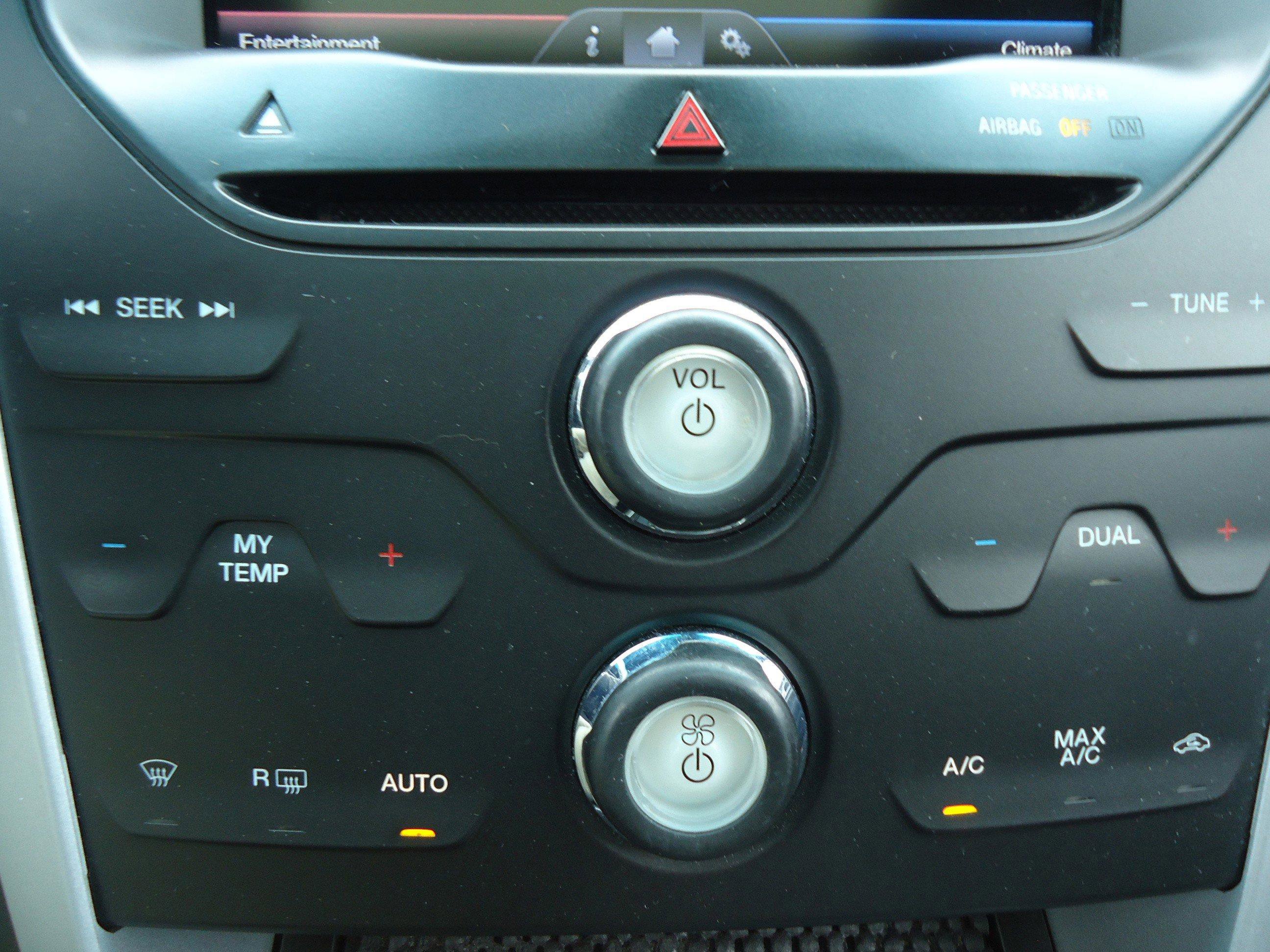 Used 2014 Ford Explorer XLT w/ Equipment Group 202A image 27