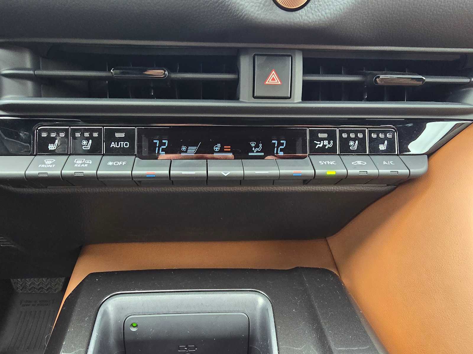 Used 2025 Toyota Crown Signia XLE image 32