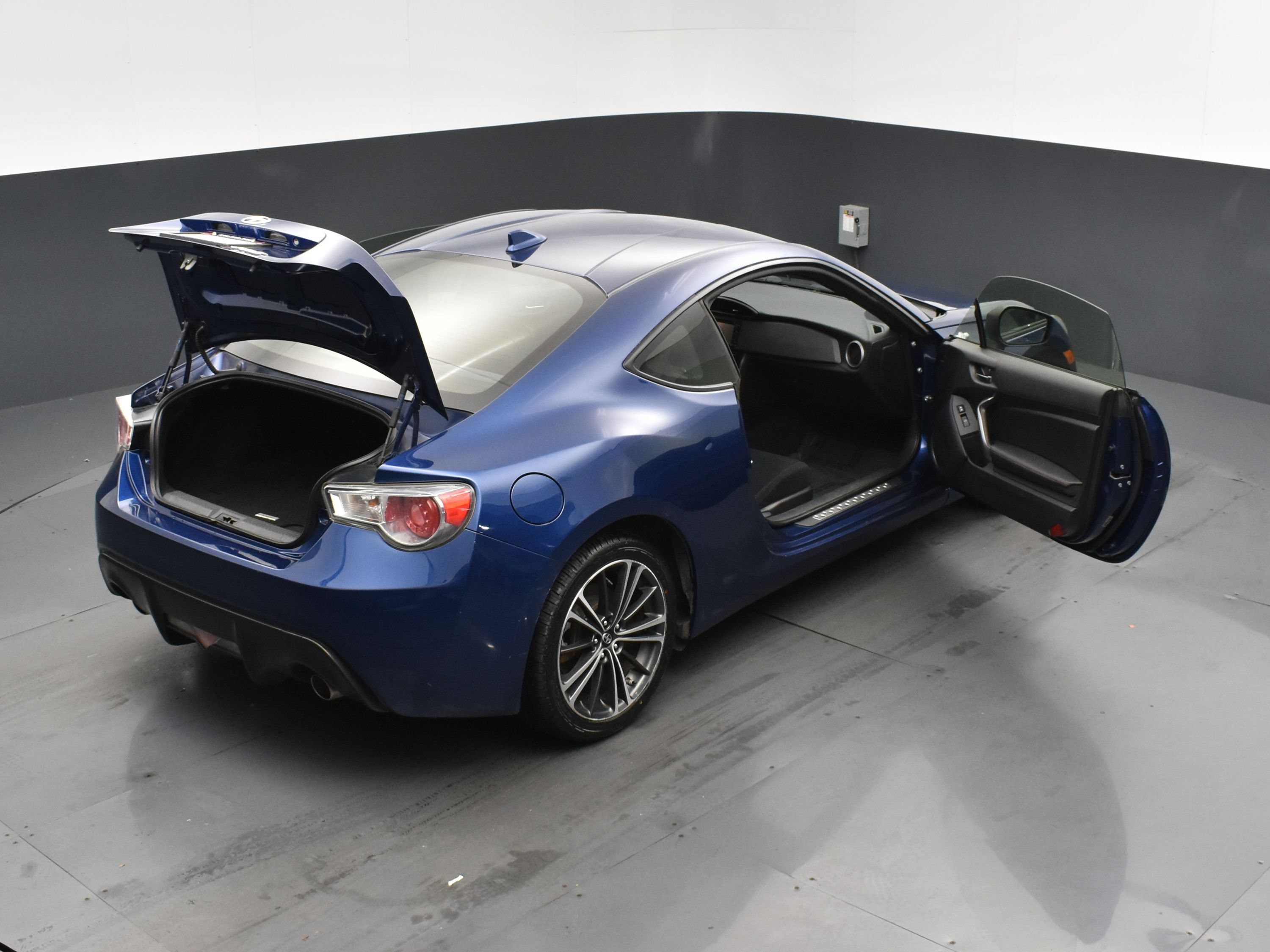 Used 2015 Scion FR-S RWD image 21