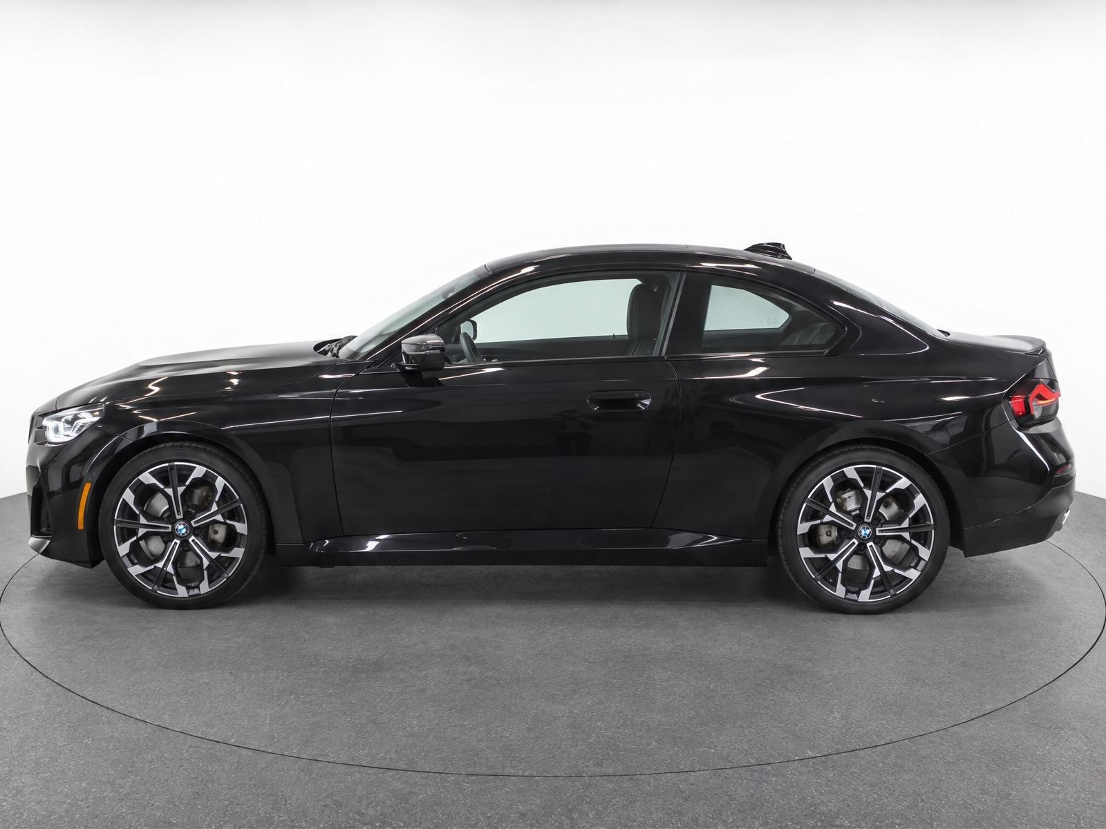 Certified 2025 BMW 230i Coupe RWD image 3