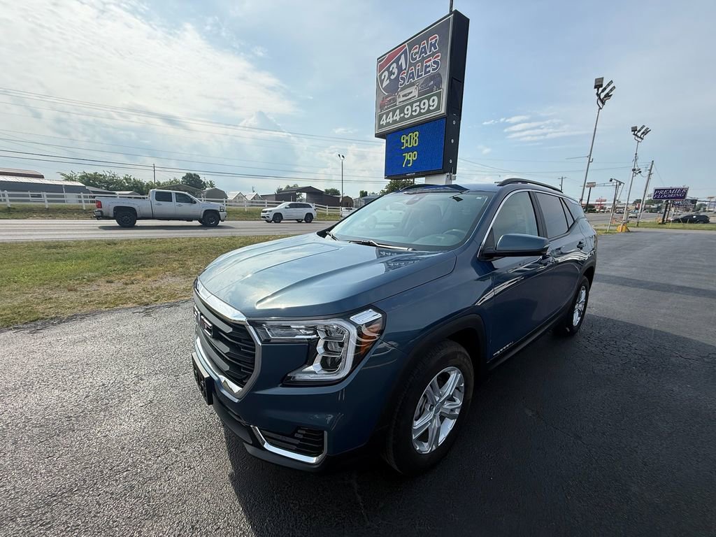 Used 2024 GMC Terrain SLE w/ Driver Convenience Package FWD image 8