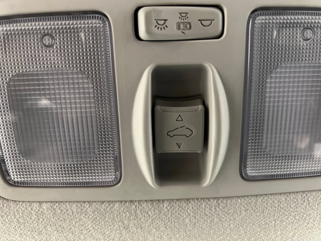 Used 2025 Hyundai Venue SEL FWD image 60