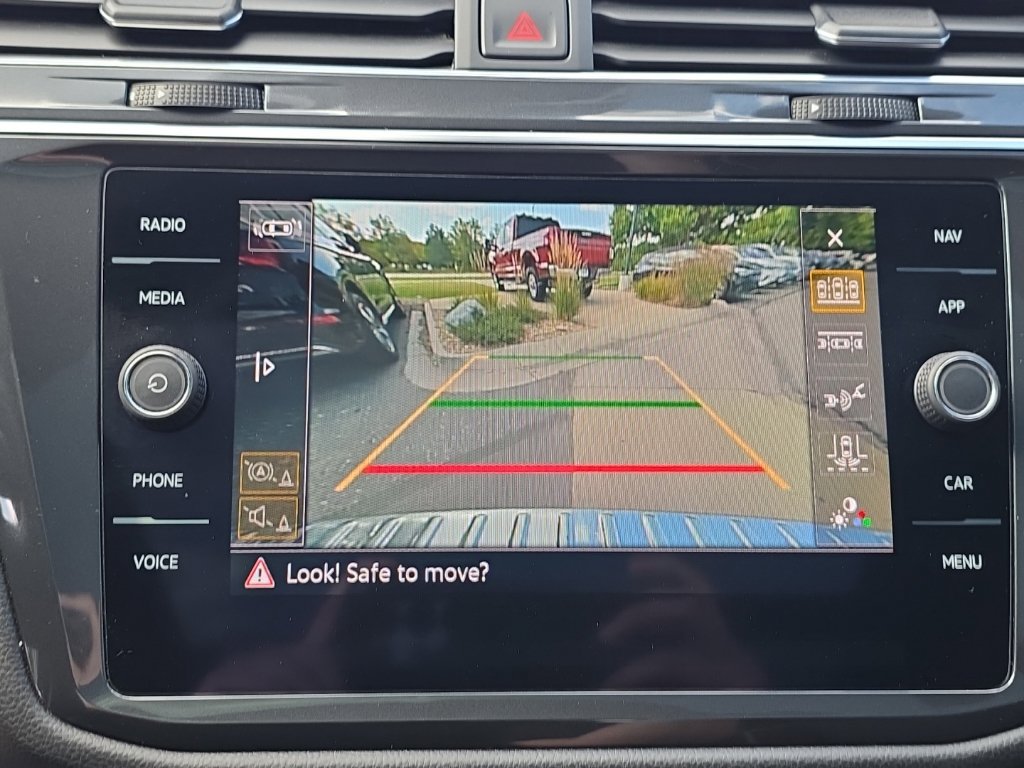 Used 2022 Volkswagen Tiguan SEL R-Line AWD/4WD image 19