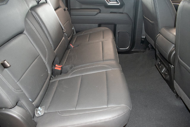 Used 2026 GMC Sierra 1500 SLT AWD/4WD image 12