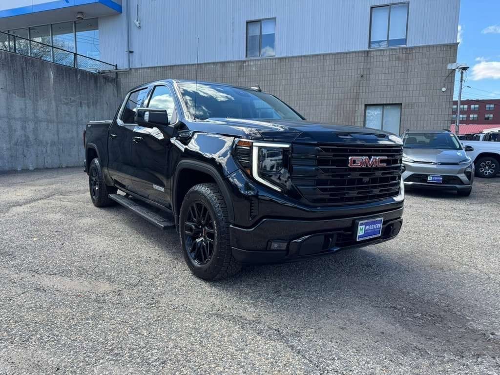 Used 2023 GMC Sierra 1500 Elevation w/ Elevation Premium Package AWD/4WD image 8
